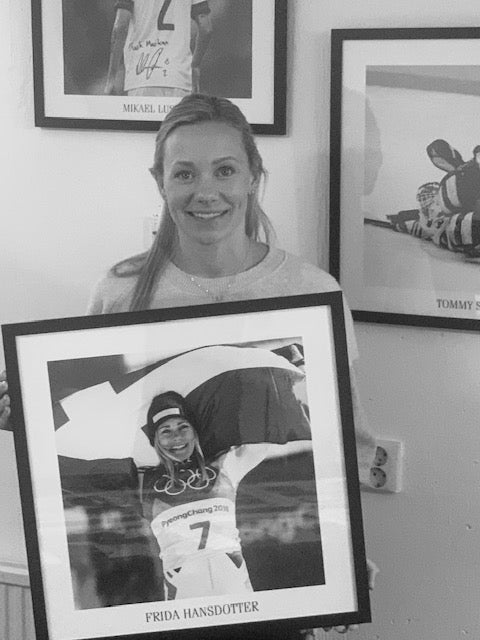 Signerad tavla Frida Hansdotter Nr 1